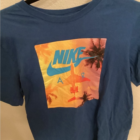 Nike Other - Nike Blue Short Sleeve Tee with Tropical Graphic